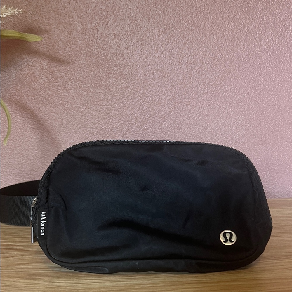 lululemon athletica Black Belt Bag
